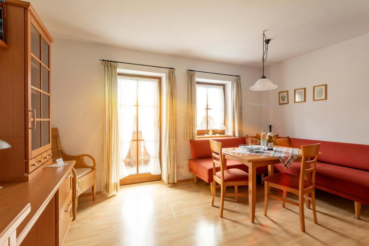 One-Bedroom Apartment,235530825:JPEG