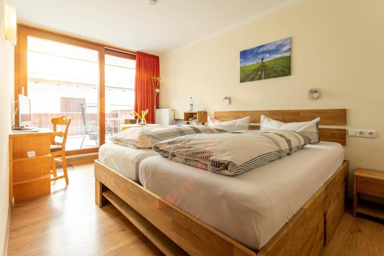 Double Room,1363996322:JPEG