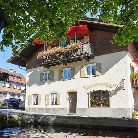 Alpen Gästehaus-2